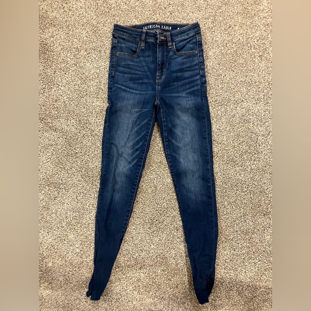 American eagle blue jeans.